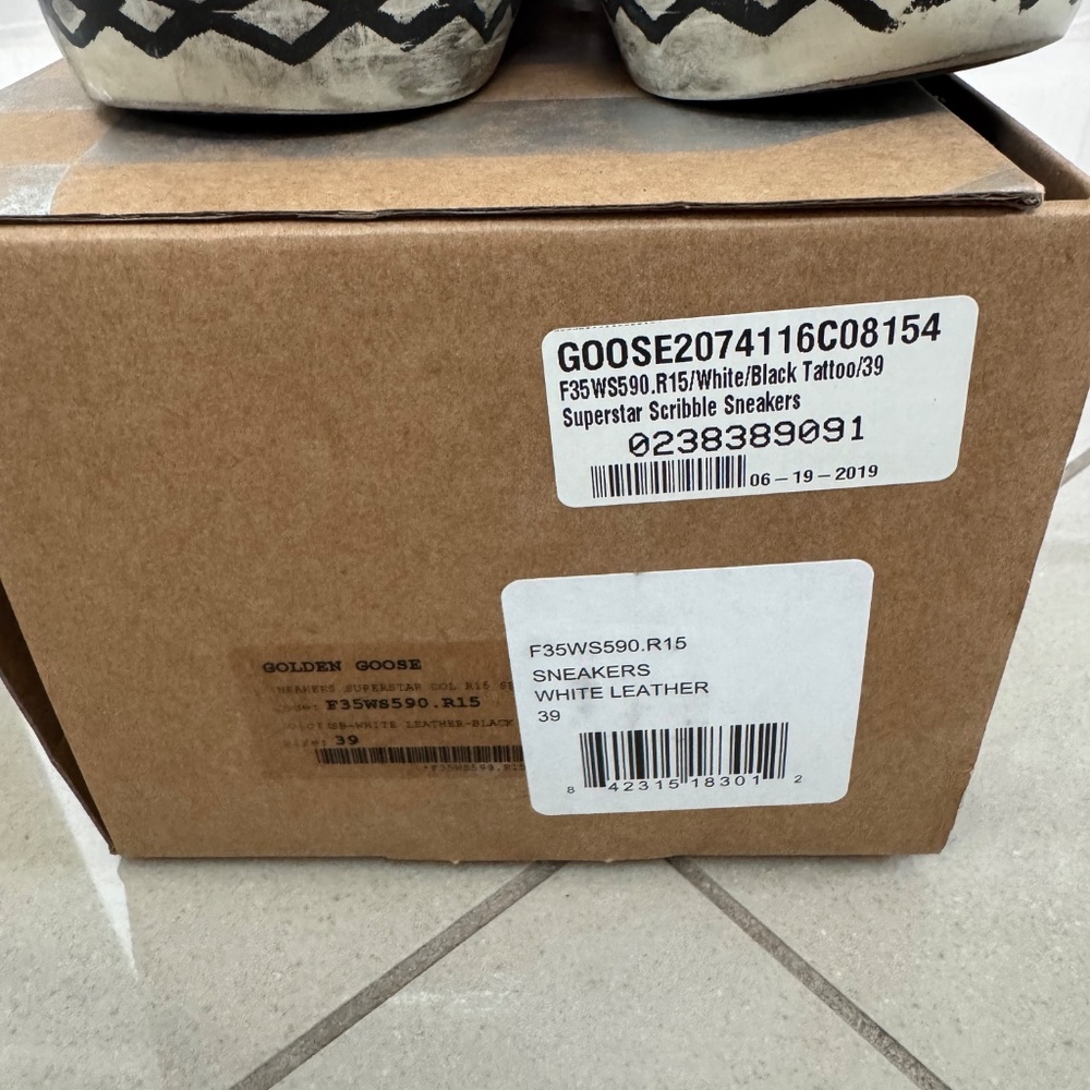 Golden Goose Super Star Sneakers-- Size 39 - Picture 4 of 11